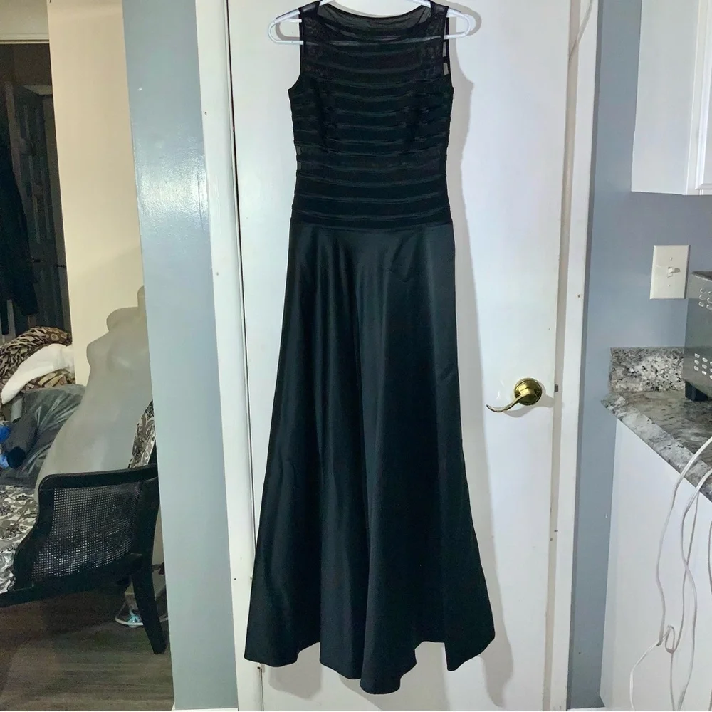 Black Sleeveless Taffeta Long Gown Dress Sz 6 Peekaboo bodice - Picture 9 of 15